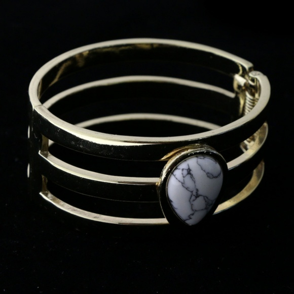 Express gold 3 band hinged bangle w/cream stone - Picture 6 of 6
